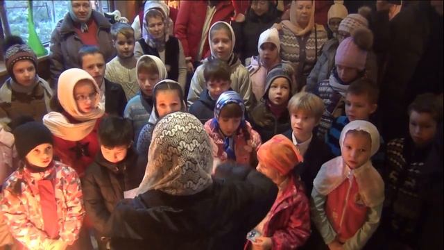 Детский хор поет на Божественной Литургии в Храме святых равноапостольных Константина и Елены. смотреть онлайн