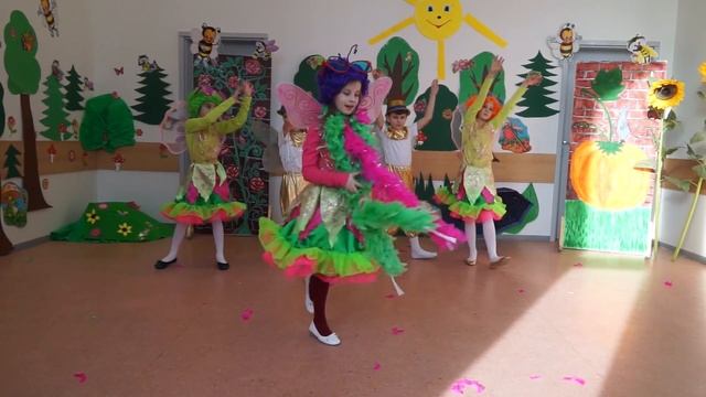 Стрекоза и муравей Брюссель смотреть онлайн