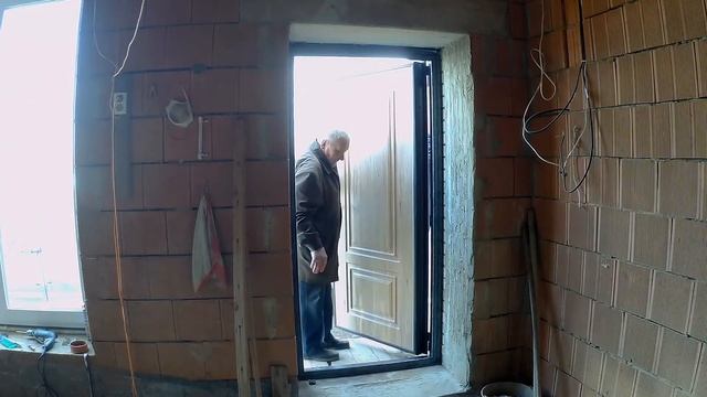 Монтаж входной двери в доме из керамических блоков. Свой дом смотреть онлайн