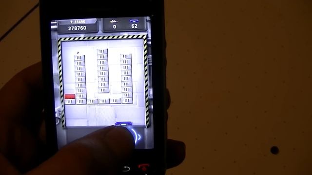 Beating BrickBreaker on BlackBerry Torch 9800! смотреть онлайн