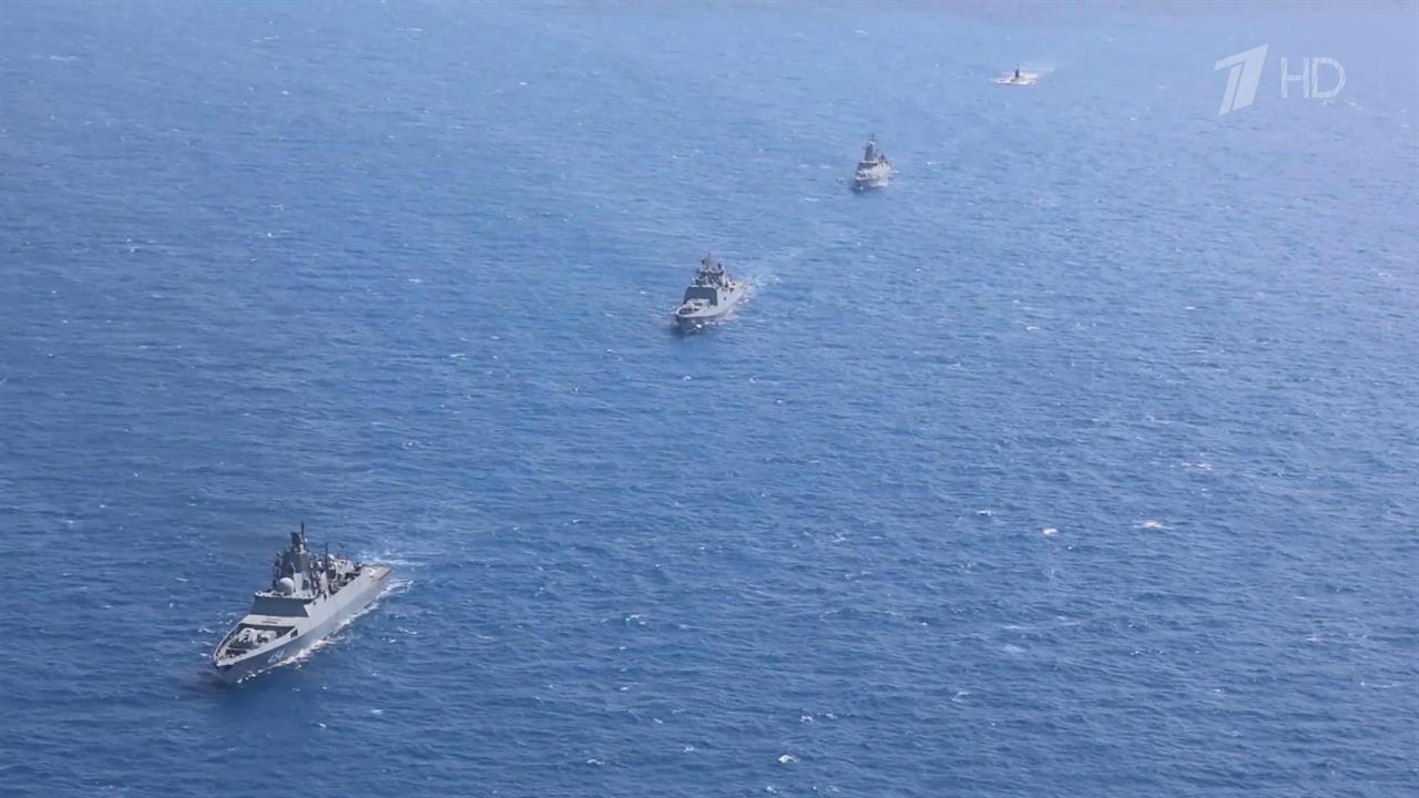 Продолжаются масштабные учения ВМФ России 