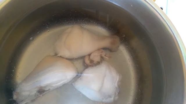 Бульон с курицей и яйцом.Рецепт профессионального приготовления. смотреть онлайн