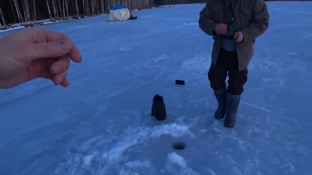 Закрыли зимнюю рыбалку яузское водохранилище с палаткой и печкой смотреть онлайн