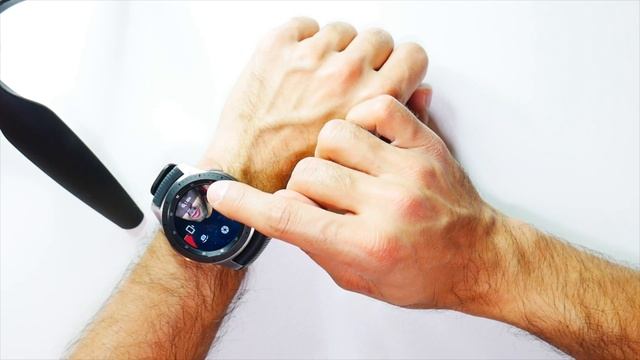 Use Samsung Galaxy Watch as a Camera Remote for your Phone! смотреть онлайн