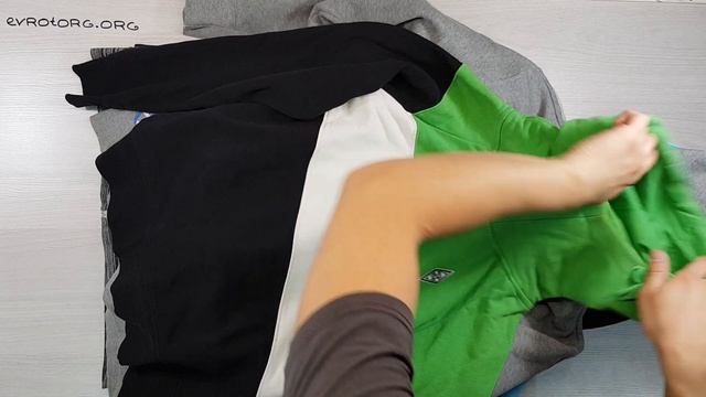01126 Толстовки М/Ж Герм. 2 пак 12,40 8,90€ смотреть онлайн