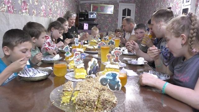 МУКБАНГ. сладкий стол смотреть онлайн