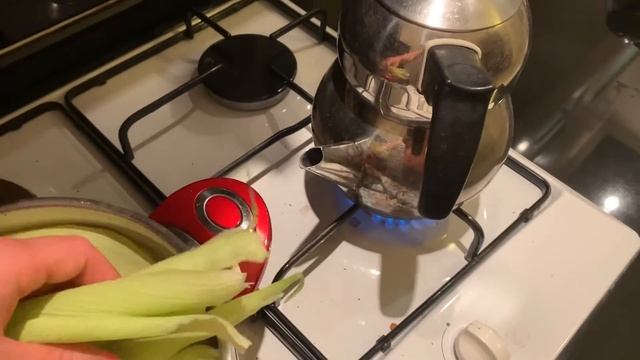 КАК и СКОЛЬКО ВАРИТЬ КУКУРУЗУ в кастрюле, чтобы КУКУРУЗА СТАЛА СОЧНАЯ и ВКУСНАЯ? смотреть онлайн
