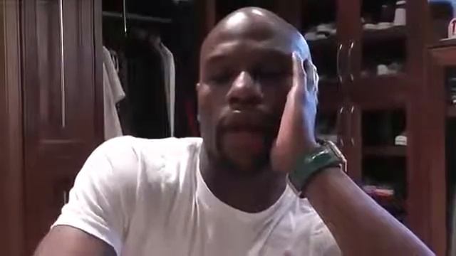 Флойд Мейвезер рассказывает о том, как он выбирал боксерское снаряжение и обувь для боя с Пакьяо смотреть онлайн