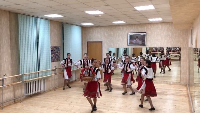 Румынский танец смотреть онлайн
