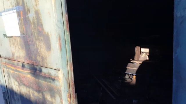 нашёл несколько заброшенных гаражей буду устанавливать ворота и сдавать в аренду смотреть онлайн