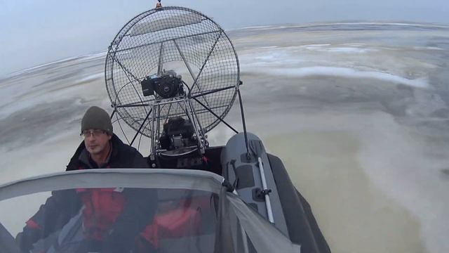 СВП Бриз 380 на перволедье / Hovercraft Breeze аэролодка аэроглиссер смотреть онлайн