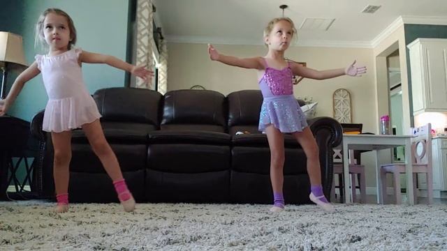 Covid 29 Virtual Ballet Class смотреть онлайн