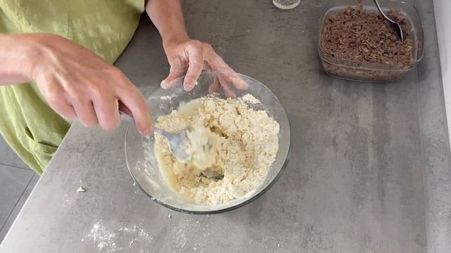 Silky Vareniki Ukrainian Dumplings with Meat and Onions. смотреть онлайн