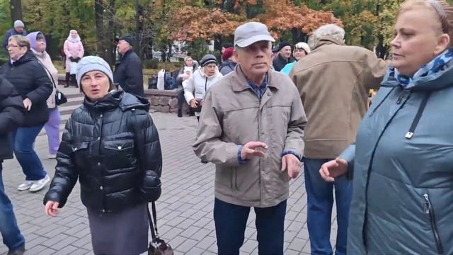 22.10.23г..."Хочется Быть Беззаботной и Звонкой"... на танцполе в Гомельском парке... смотреть онлайн