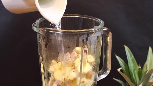 4-ingredient Pineapple Ginger Cooler - Refreshing and Delicious! смотреть онлайн