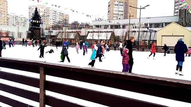 Город Зеленоград площадь юности каток смотреть онлайн