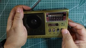 Трехдиапазонный радиоприемник WAXIBA XB-701BT c МП3, блютус, фонариком и аккумулятором