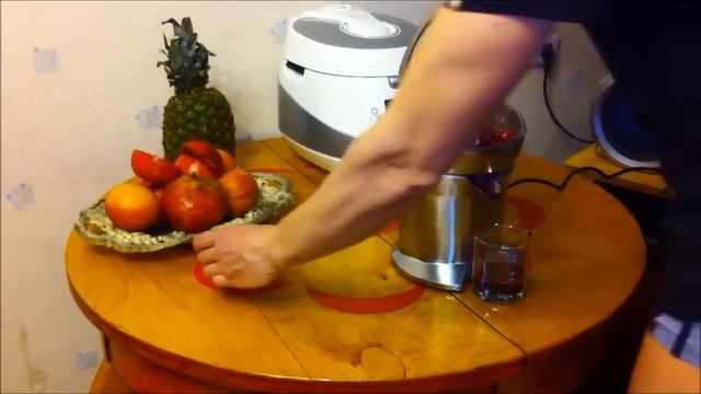 Гранатовый сок на прессе BORK Z800 смотреть онлайн