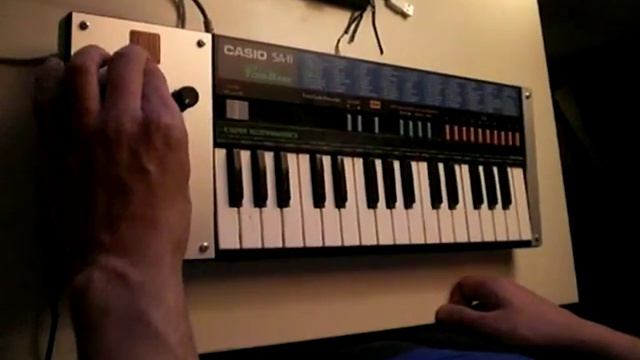 Circuit Bent CASIO SA 11 by badbarcode n°001 смотреть онлайн