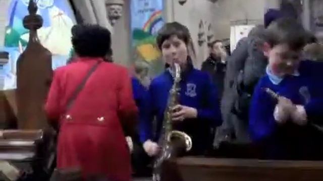 Izzy plays the simpsons смотреть онлайн