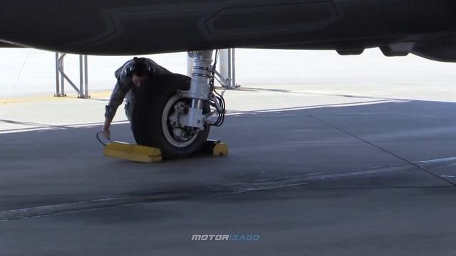 Incredible Female Pilot Flying Fighter Jet смотреть онлайн