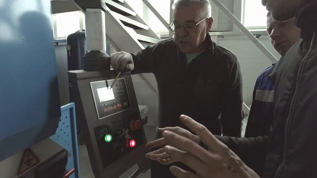 Как работает гибочный станок Metaltec? Краткий инструктаж и первые детали! смотреть онлайн