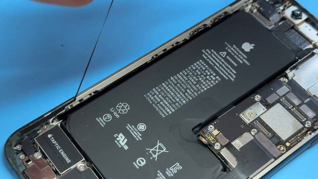 iPhone 11 Pro Max Screen Replacement Guide - How To Change Your Broken Phone Screen! смотреть онлайн