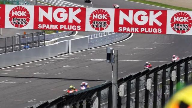 Suzuka 8 hour 2015 the end of the first lap. 鈴鹿8時間 смотреть онлайн