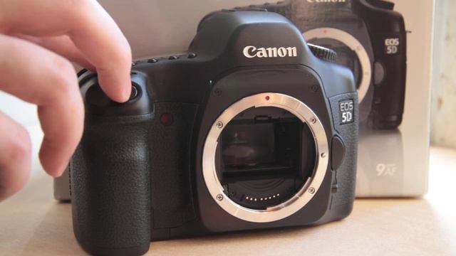 The shutter sound of the new camera Canon EOS 5D classic смотреть онлайн