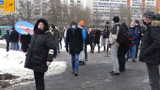 Demo Berlin 13 Februar 2021 Alexanderplatz Neptunbrunnen смотреть онлайн