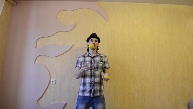 Школа Жонглирования #10: как научиться круг тремя шарами | shower смотреть онлайн