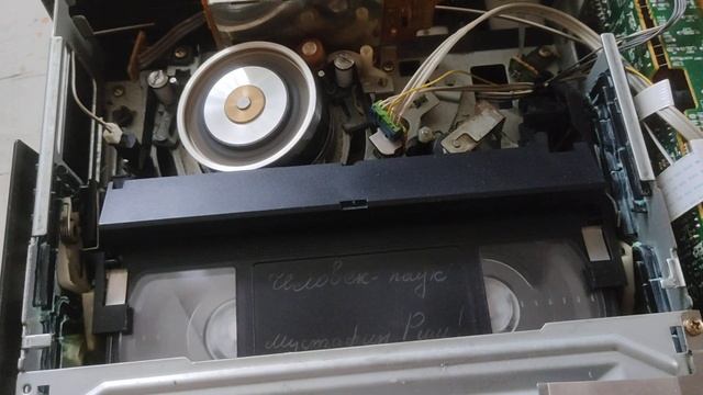 AKAI VS-R120 Перемотка, вид снизу + другие видаки смотреть онлайн