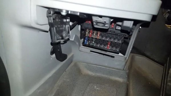 Vw crafter mercedes sprinter obd connector location socket how to find