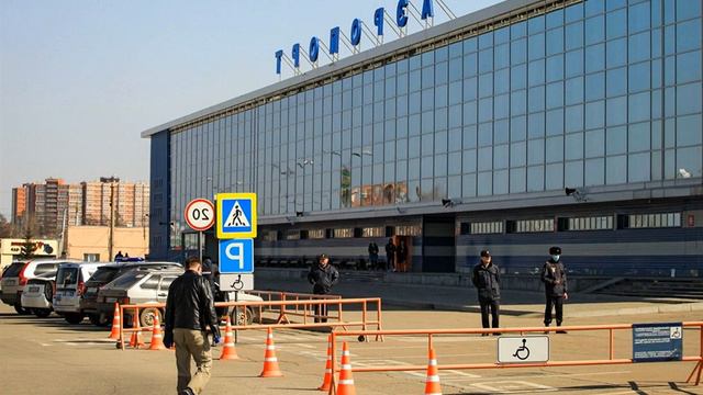 В Иркутск прилетели российские туристы из Вьетнама смотреть онлайн
