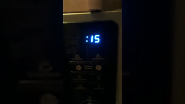 Что если сунуть сырную косичку в микроволновку смотреть онлайн