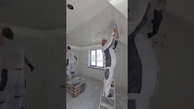 стеклохолст клеем на шпаклевку.