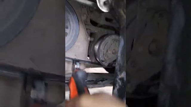 Замена приводного ремня на Лада Х-Рей Рено Дастер без натяжного ролика. смотреть онлайн