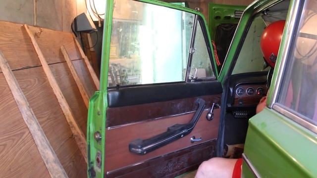 ЗАБЫТАЯ В ГАРАЖЕ ШЕСТЕРКА , КАПСУЛА ВРЕМЕНИ , Ваз 2106 смотреть онлайн