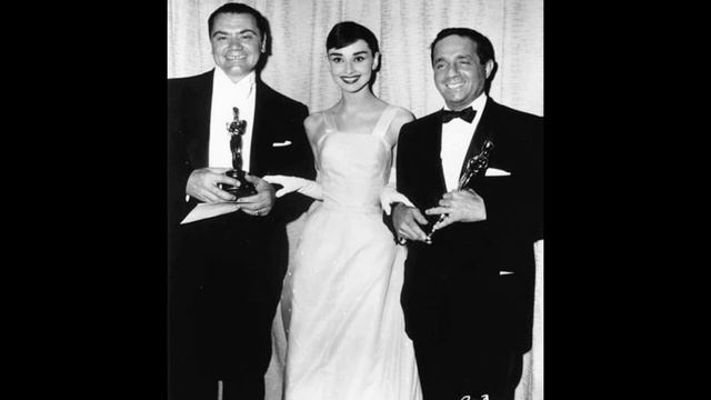 Audrey Hepburn . Одри Хепберн. "Спешу тебе сказать...."💖💮✨👥♊👫🌟🌟🔺💞55.Двое. смотреть онлайн