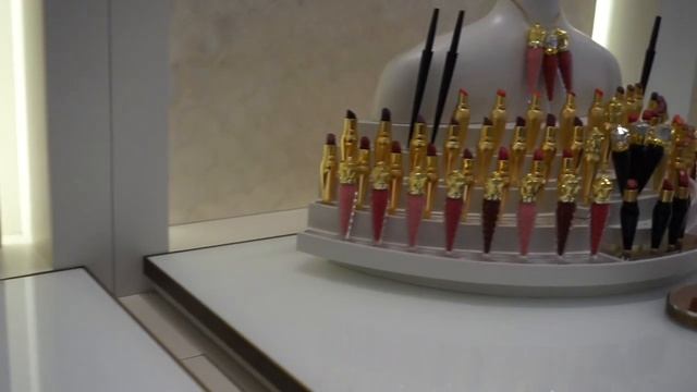 Dinner with Christian Louboutin | New Makeup Launch | London смотреть онлайн