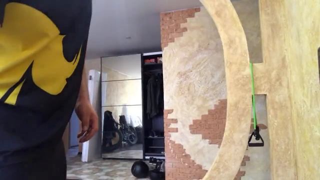 Домашняя тренировка на спину, трицепс, пресс с атлетом Prime Kraft - Александром Шацман смотреть онлайн