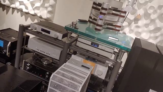 04 Clearaudio Master Innovation + Boulder 1108 + Octave Jubilee PreAmp + Monoblock PowerAmp смотреть онлайн