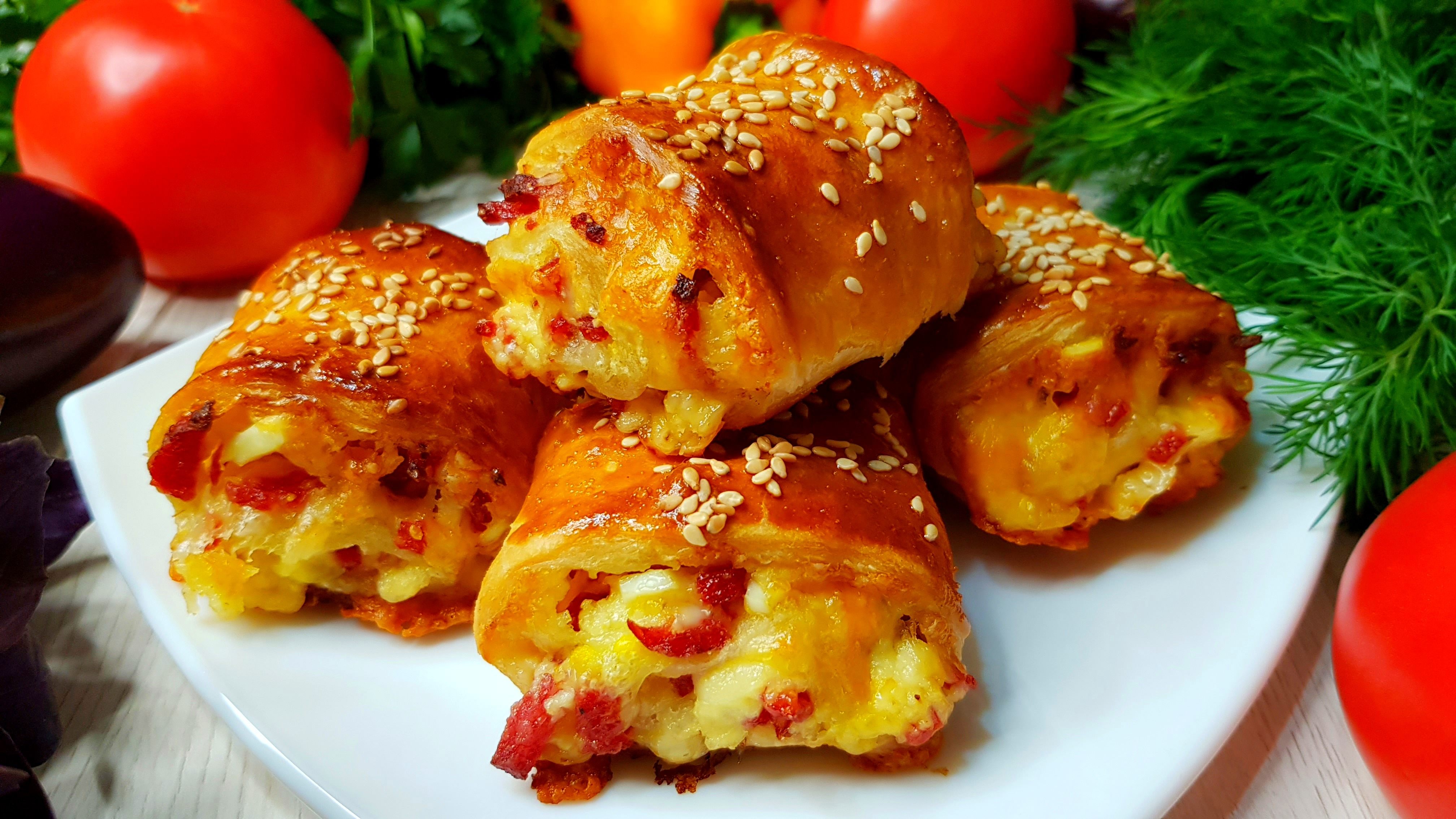 РУЛЕТИКИ ИЗ СЛОЕНОГО ТЕСТА – мега вкусный перекус выходного дня – настоящее объедение! смотреть онлайн