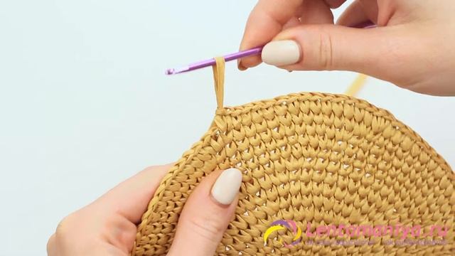 Шляпа-канотье из рафии крючком.