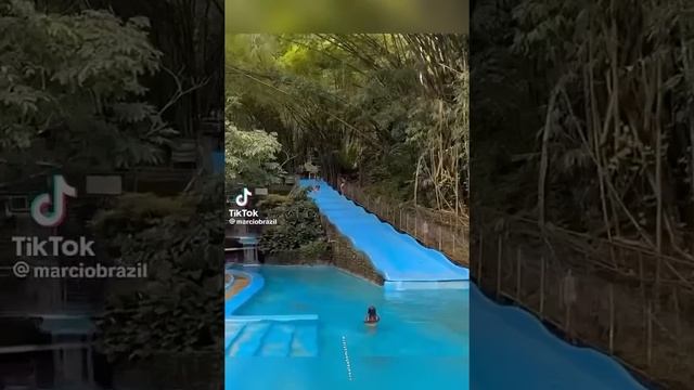 Это водные горки детка!))) смотреть онлайн