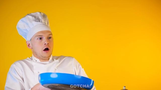 BLUE VS RED FOOD CHALLENGE! Eating The Best Food Only In One Color For 24 Hours by Gotcha! смотреть онлайн