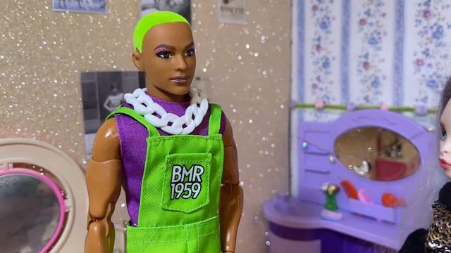 Нищая Барби пришла в элитный салон смотреть онлайн