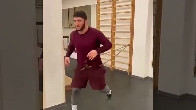 Тренировка Абдулрашида Садулаева смотреть онлайн