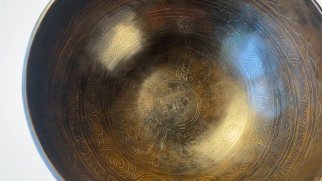 Поющая чаша Звуки Вселенной 24 см, нота До диез, Непал. Арт. Pr10 смотреть онлайн