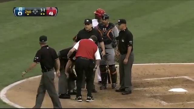 2012/09/08 Umpire forced to leave game смотреть онлайн